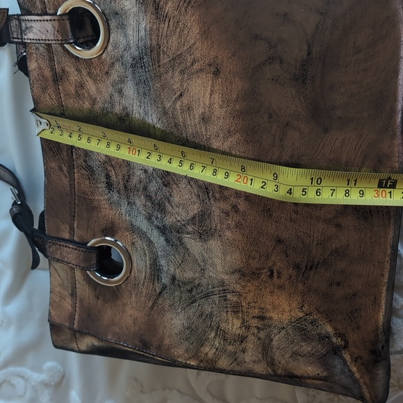 COFI- Erin Printed Metallic XL Leather Tote NWOT - Picture 9 of 17